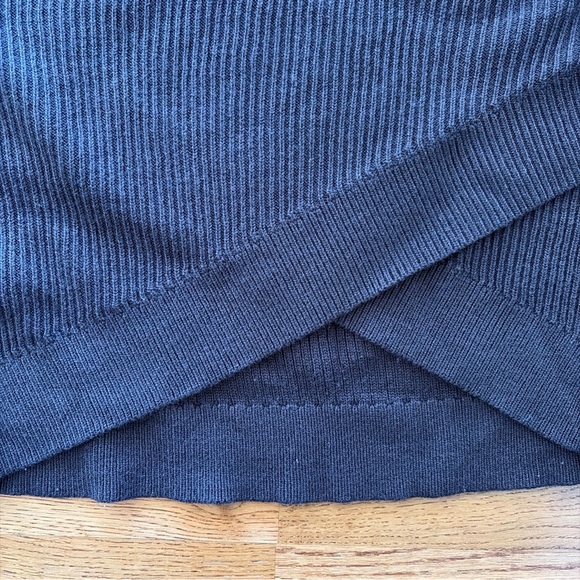 Lululemon Reversible Crossover Sweater Knit Top Pullover Women Soft Espresso 2 - Picture 4 of 8